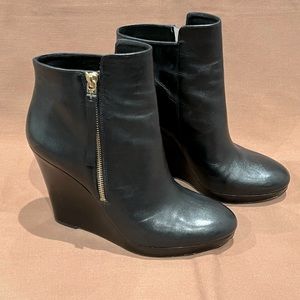 Gorgeous black leather MICHAEL KORS boots - wm 11